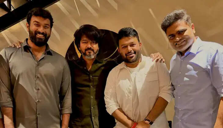 thalapathy-vijay-starrer-new-film-varisu-success-celebration-photos-out