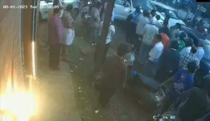 A doctor was brutally beaten up by a young man for honking his horn to move a car blocking the road