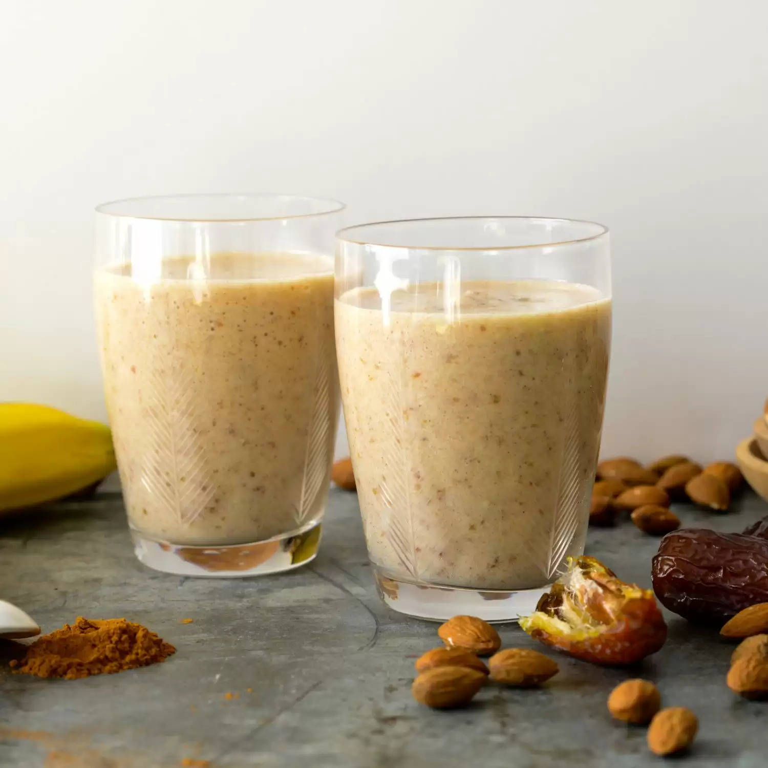 nut-smoothie shake