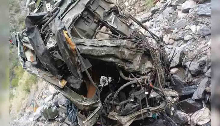 Army vehicle falls into gorge in Jammu Kashmir