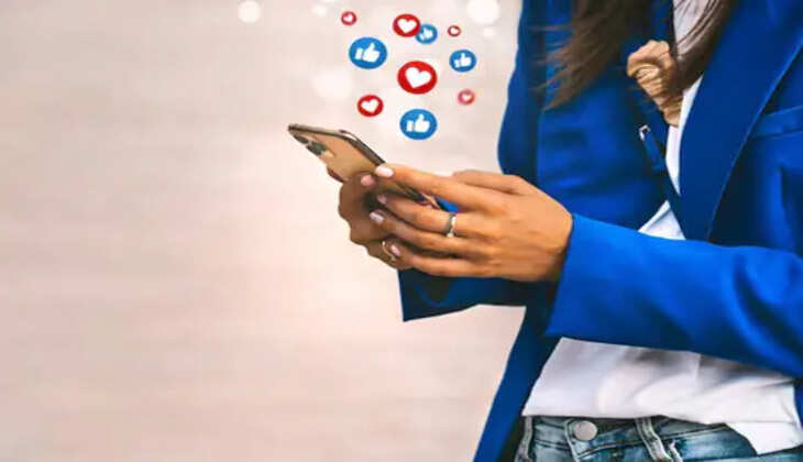 SOCIAL MEDIA 
